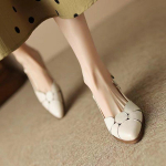 Leather hollow sandals women's 2024 new summer fashion breathable versatile bag head women's shoes hollow leather single shoes 35 valge