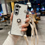 Nahast Lillega Ristkorral Telefonikott Samsung Galaxy Z Fold 6 5 4 3 Fold6 Fold5 Fold4 Fold3 5G jaoks K&otilde;va Kest P&otilde;rutuskindel Kate For Galaxy Z Fold3 valge