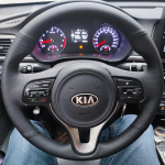 Kia K5 Sportage 4 KX5 2016 2017 jaoks K&auml;sin&otilde;elutud libisemisvastane must naturaalsest nahast auto rooliratta kate ljcmw22 gray