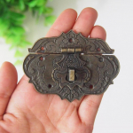 1 tk vanaaegne antiikne puidust &uuml;mbris ehteid kinkekarbi kujundusega riistvara riistvara Antique Brass