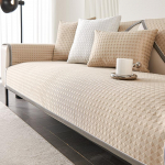 Diivanikate elutuppa, diivanikate, kaitse, universaalne r&auml;tik lemmikloomadele, lastele, matt, libisemiskindel, j&otilde;uludeks 70x70cm