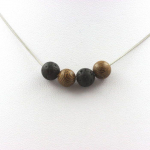 Pierres et Min&eacute;raux. Collier perles Lave + bois 8 mm. Chaine en acier inoxydable. Collier femmes, hommes. Taille personnalisable.