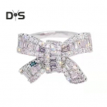 Naiste s&otilde;rmus vibu kivist poleeritud sulamist pakkumiss&otilde;rmus mitmes suuruses abielus&otilde;rmus Daami s&otilde;rmeehted ballipidudeks US 11 plaatina