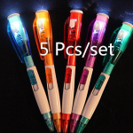 5 tk/partii Armas Uudne Pastapliiats Kirjatarbed LED-tuledega Pastapliiats Koolitarbed V&auml;rv Juhuslik