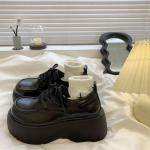 2024 Kevad Uued Naiste V&auml;ikesed Nahkkingad Paksu Tallaga Disain Sensuaalne Ni&scaron;&scaron; Mitmek&uuml;lgsed Suure Varbaga Retro Kingad Zapatos Mujer 40