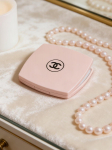 CHANEL Roosa CC Logoga Kahepoolne Meigipeegel, Kaasaskantav Kokkupandav Kompaktpeegel, Luksusbr&auml;ndi Ilutarvik roosa