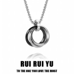 RUI RUI YU moelooming kolm s&otilde;rmust h&otilde;betatud meeste kaelakee isikup&auml;ra Lahe hiphopi stiilis kandiline ripats kaelakee peokink 1 PC