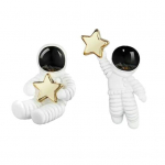 Armas naiste as&uuml;mmeetriline t&auml;ht Spaceman Ear Studs K&otilde;rvar&otilde;ngad Ehted Peokink