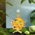 T&uuml;hi t&auml;idetav parf&uuml;&uuml;mipudel kingitus t&uuml;drukule naisele uhke antiikne eeterliku &otilde;li pudel lillemustriga l&otilde;hnaainete konteiner kollane