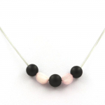 Pierres et Min&eacute;raux. Collier perles Onyx noir mat 8 mm + Kunzite du Br&eacute;sil Chaine en acier inoxydable.
