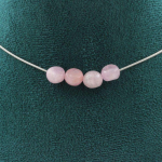 Pierres et Min&eacute;raux. Collier 4 perles Kunzite du Br&eacute;sil. Chaine en acier inoxydable Collier femmes, hommes. Taille personnalisable.