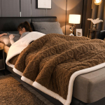 Paks kolmekihiline flanellist ja lambavillast talvepleed, &uuml;he-/kahekohaline suurus 180x200cm (Large Single Blanket)