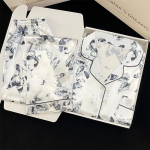 Pidžaama naiste siidist pikkade varrukatega pidžaama pidžaama &uuml;likond, lilledega tr&uuml;kitud Kvaliteetne j&auml;&auml;siidi, saab kanda ka v&auml;ljaspool kodu Pidžaamad XXL