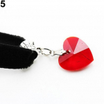 Naiste retro gooti sametist strasskividega s&uuml;damekujulise ripatsiga choker kaelakee must