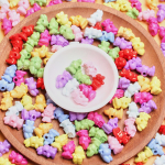 500g/kott umbes 300tk DIY Kids Ehete valmistamine ripats &Uuml;hev&auml;rvilised akr&uuml;&uuml;lhelmed Multikas J&auml;nes J&auml;nku lahtised helmed K&auml;sitsi valmistatud Juukse Ehete Aksessuaarid