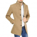 Meeste p&uuml;stkrae, pikkade varrukatega villane mantel, &uuml;herealised taskud, keskmise pikkusega vabaaja tuulejope v&auml;lisr&otilde;ivad M khaki