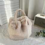 Praktiline suure mahutavusega bucket Bag K&auml;ekott Moodne imitatsioon J&auml;nese karusnahast pl&uuml;&uuml;sist kott Talvine uus disainkott