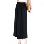 Naiste suvised p&uuml;ksid elastsed k&otilde;rge v&ouml;&ouml;kohaga laia s&auml;&auml;rega pikad p&uuml;ksid &uuml;hev&auml;rvilised l&otilde;hikuga k&auml;tised lahtised seelikud p&uuml;ksid igap&auml;evaseks kandmiseks M valge