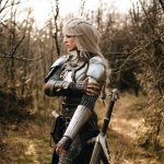 K&auml;sitsi valmistatud naiss&otilde;dalase soomusr&uuml;&uuml; komplekt Naiste keskaegne terasest soomusr&uuml;&uuml; Fantaasia Cosplay kost&uuml;&uuml;m Larp Naiste kost&uuml;&uuml;m