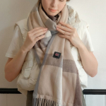 Dberno Diberno Ruuduline Soojendusega Sall (Pruun t&scaron;ekk) Brown check + auxiliary battery included