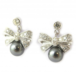 Altesse [N3320] - H&otilde;bedased k&otilde;rvar&otilde;ngad 'Romantic Knot', hall valge h&otilde;be