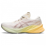 Asics Novablast 3 Kreemjas Fawn Naiste Tennised 1012B288-101 39.5