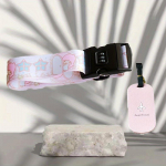 1 komplekt (1 tk pagasirihm + 1 tk pagasilipik) Armas koomiksipakendite rihm registreeritud pagasi k&auml;ru kasti purunemisvastane rihm, reguleeritav pagasikaitse k&ouml;is roosa