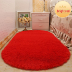 Puhas siidvaip magamistuppa v&otilde;i elutuppa - Pl&uuml;&uuml;sist pikk diivan ja voodi&auml;&auml;rne pleed 50x160 cm