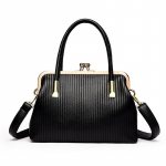 V&auml;ike kott &Uuml;he &otilde;lakotiga Naiste kott Moekas K&auml;eshoitav Lihtne ja Lihtne klapiga Pendelr&auml;nduri Crossbody kott must