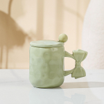 1 tk 450ml Loominguline Triibuline Vibu Kruus K&auml;sitsi Joonistatud Disainitunnetusega Keraamiline Tass Veetass Kaane ja Lusikaga Kohvikruus 450ML