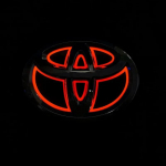 5D LED-valgustusega auto embleem &ndash; Esiv&otilde;re ja pagasiruumi logo Toyota Camry/Highlander/Yaris/Land Cruiser/Avalonile &ndash; Valgustuskomplekt 11cmX7.5cm punane