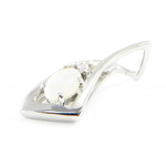 Les Tr&eacute;sors De Lily [E8671] - K&auml;sit&ouml;&ouml;na valmistatud h&otilde;bedast ripats 'D&eacute;esse Opale' h&otilde;bevalge (roodiumiga kaetud) - 20x8 mm valge