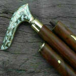 Messingist tugeva peaga k&auml;epidemega jalutuskepp Vintage puidust kepp, antiikm&ouml;&ouml;bel