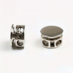 10 tk. Metallist &uuml;mmargune n&ouml;&ouml;rkork, klamber, riided, tarvikud