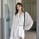 Valge prantsuse s&auml;rk naiste pikkade varrukatega triibulise disainiga ni&scaron;&scaron;, avar ja mitmek&uuml;lgne heledast siidist s&auml;rkpluus XXXL valge