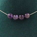 Pierres et Min&eacute;raux. Collier 4 perles Am&eacute;thyste 8 mm. Chaine en acier inoxydable Collier femmes, hommes. Taille personnalisable.