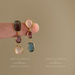 Prantsuse retro as&uuml;mmeetrilised kontrastsed opaalk&otilde;rvar&otilde;ngad