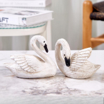 Loovad luigekujud elutoa lauaplaadi v&auml;ike sisustus v&auml;liaia paigutus sisehoovi maastikukujundus dekoratsioon vaigust k&auml;sit&ouml;&ouml;