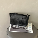 Peen ja v&auml;ike nahast naiste kott, puhtalt k&auml;sitsi kootud lambanahast kott, t&uuml;drukute kevad-suvine kerge crossbody mobiilikott 20*6*13 must