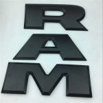 S&uuml;sinikkiust embleem tagumine pagasiruumi luugi kleebis Dodge Ram kirjadele ABS logo 2015-2018 Ram 1500 2500 3500 auto embleem matt must v&auml;rv