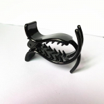 3 hambaga minijuuksen&otilde;el naiste mustast plastist krabi k&uuml;&uuml;nisega juukseklamber