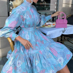 Naine Elegantne mustriga pitsiline kleit, puhvis varrukas, k&otilde;rge v&ouml;&ouml;koht, krae, n&ouml;&ouml;bid Retrokleidid, s&uuml;gismoe peo minimantel S sinine