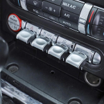 4 tk auto keskpaneeli nuppude dekoratiivkate 2015-2020 Ford Mustangile Auto siseviimistluse modifitseerimine Autotarvikud h&otilde;be
