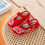 Laste pehmetallaga tikitud kingad: Etniline Hanfu stiil v&auml;ikelapse tantsuetenduseks 26 punane