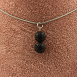 Pierres et Min&eacute;raux. Collier 2 perles Lave 8 mm. Chaine en acier inoxydable. Collier femmes, hommes. Taille personnalisable.