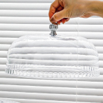 Koogialuse kate, toidukuppel, tolmukindel &uuml;lemise k&auml;epidemega kaane kondiitritoodete vitriin peo jaoks 21cm