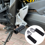Reguleeritavad alumiiniumist jalatoed Suzuki SV650 jaoks (2016-2023), SV650X (2016-2023), ja V-Strom 650 (2017-2023) - Mitmekordne libisemiskindla viimistlusega (Must) white