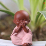 V&auml;ike Buddha kuju Munk Lilla savitee Lemmikloomade kujukeste k&auml;sit&ouml;&ouml; roosa