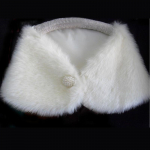 Naised kehitavad &otilde;lgu Lady kunstkarusnahast r&auml;tik, pulmad 1 tk Noble talvekingitus, varastas pikk sall