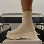 Uued naiste talvesaapad: Piiri&uuml;leselt lendavad riidest spordisaapad, suured sokisaapad s&otilde;ltumatu naiste moe jaoks. 36